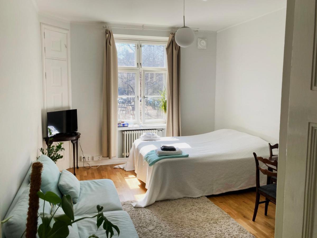 Bright One-Room Studio In The Heart Of Kallio Helsinki Bagian luar foto